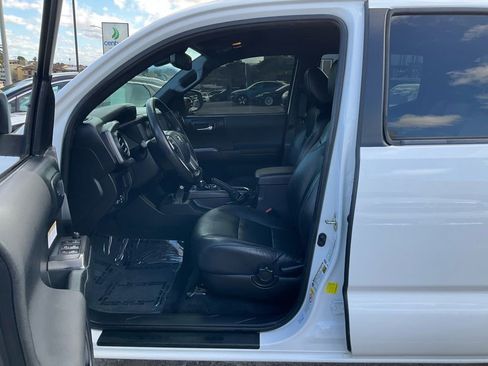 Used 2019 Toyota Tacoma TRD Off-Road w/ TRD Premium Off Road Package image 13