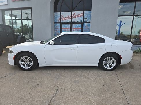 Used 2018 Dodge Charger SXT image 7