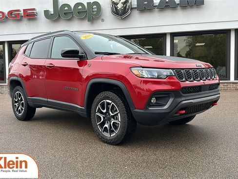 Used 2024 Jeep Compass Trailhawk image 1