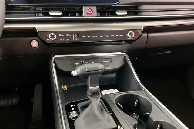 New 2026 Kia Carnival SX w/ SX Dark Edition Package FWD image 7