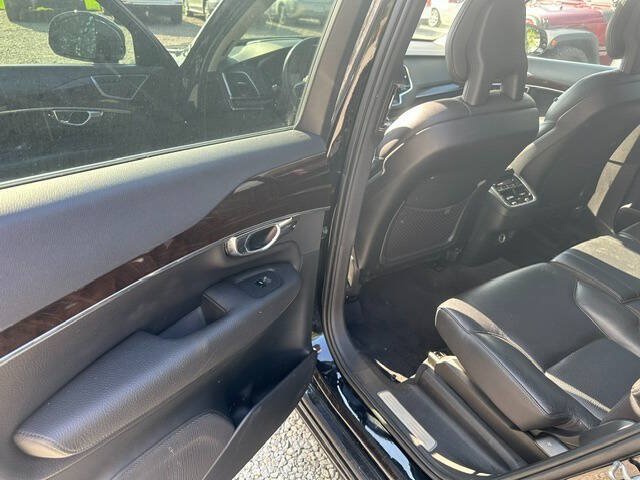 Used 2016 Volvo XC90 T6 Momentum w/ Momentum Plus Package AWD/4WD image 10