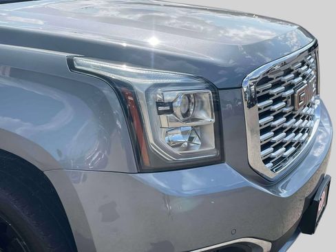 Used 2019 GMC Yukon XL Denali w/ Open Road Package AWD/4WD image 12