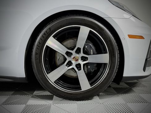 Used 2025 Porsche Panamera 4 image 19
