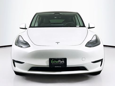 Used 2025 Tesla Model Y Long Range RWD image 2