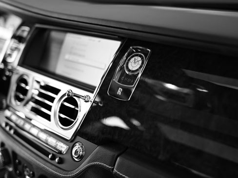 Used 2014 Rolls-Royce Ghost image 24