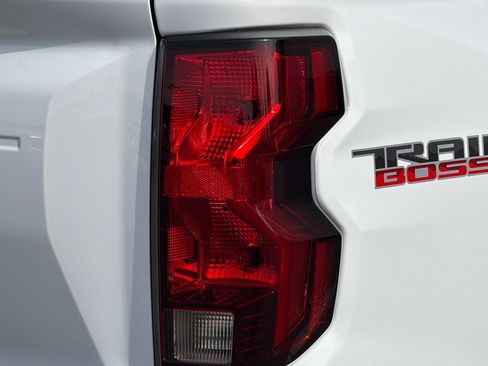 New 2026 Chevrolet Colorado Trail Boss w/ Midnight Edition AWD/4WD image 21