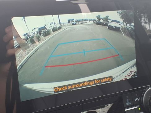 Certified 2025 Toyota Highlander XLE FWD image 18