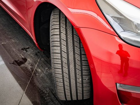 Used 2021 Tesla Model 3 Standard Range Plus image 36