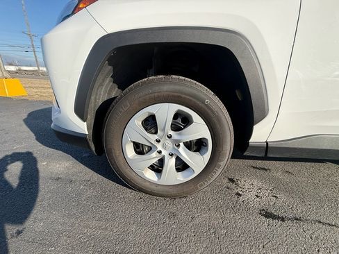 Used 2024 Toyota RAV4 LE image 9