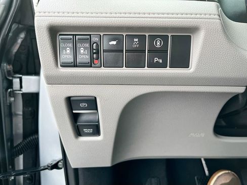 Used 2021 Honda Odyssey Touring image 10