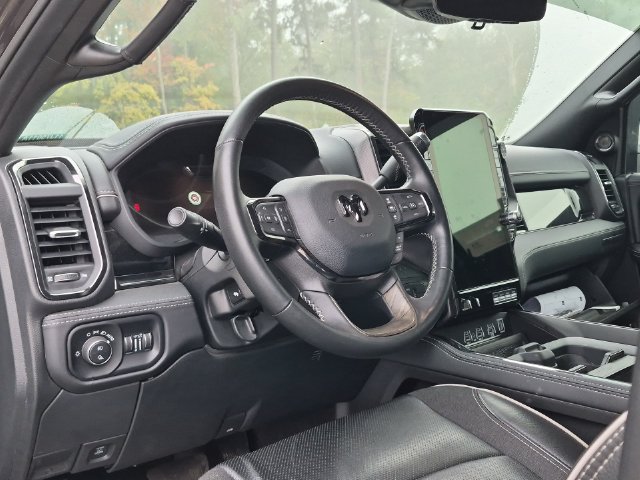 Used 2025 RAM 3500 Limited AWD/4WD image 11