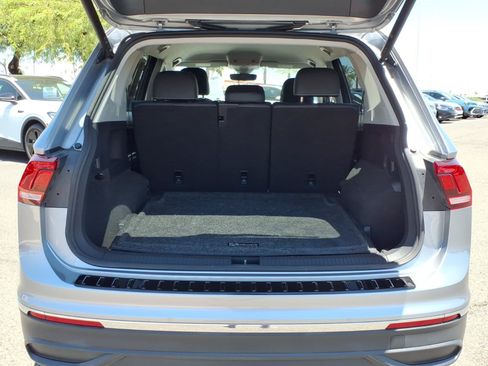 Certified 2024 Volkswagen Tiguan SE AWD/4WD image 11