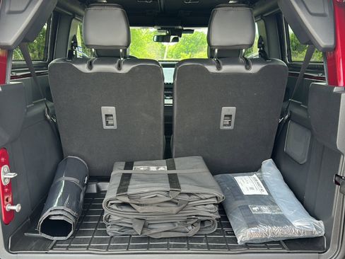 Used 2025 Ford Bronco Badlands image 18