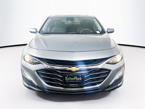 Used 2023 Chevrolet Malibu LT FWD image 2