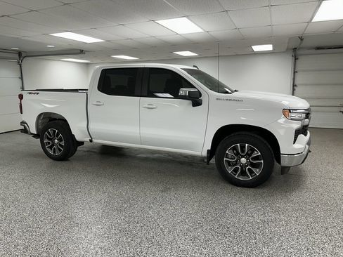 Used 2024 Chevrolet Silverado 1500 LT AWD/4WD image 2