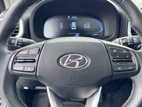 Used 2024 Hyundai Venue SEL FWD image 26