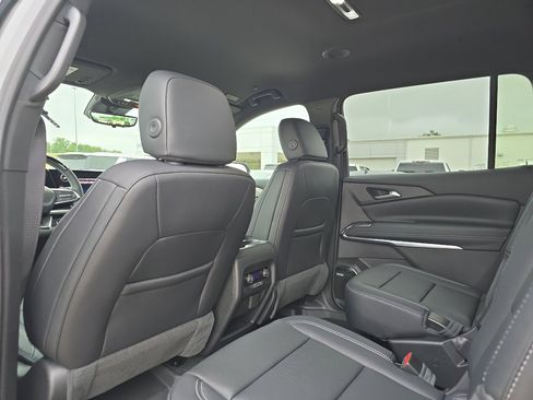 New 2026 Chevrolet Traverse LT w/ Enhanced Driving Package FWD image 10