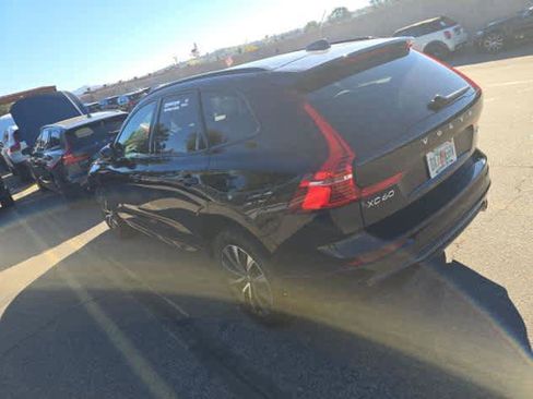 Used 2025 Volvo XC60 B5 Core image 6