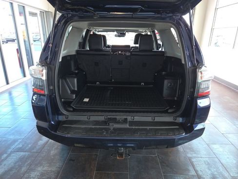 Used 2020 Toyota 4Runner Venture w/ Moonroof Package AWD/4WD image 6
