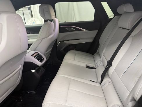 Used 2024 Cadillac Lyriq Sport AWD/4WD image 21