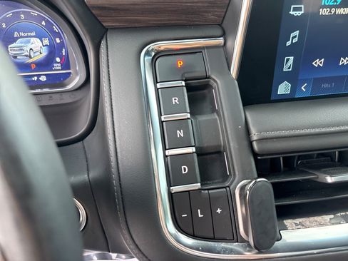 Used 2023 Chevrolet Suburban Z71 AWD/4WD image 23