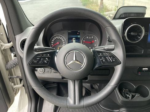 Used 2025 Mercedes-Benz Sprinter 2500 image 14