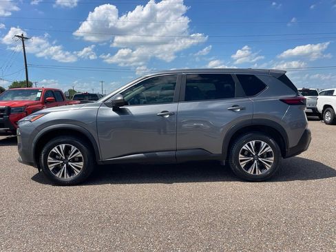 Certified 2023 Nissan Rogue SV FWD image 4