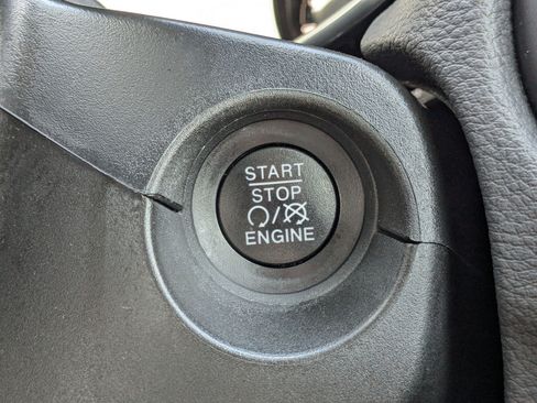 Used 2018 Jeep Compass Latitude w/ Popular Equipment Group AWD/4WD image 23