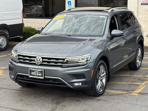 Used 2018 Volkswagen Tiguan SEL Premium w/ 3rd Row Seat Package AWD/4WD image 19