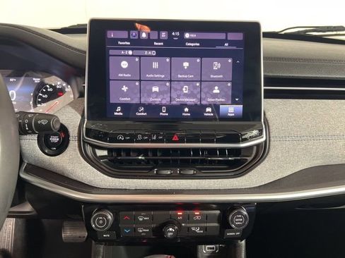 Used 2024 Jeep Compass Latitude image 29