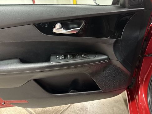 Used 2019 Kia Forte S w/ S Premium Package FWD image 21