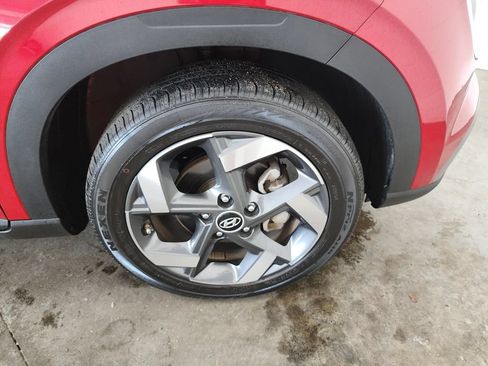 Used 2022 Hyundai Venue SEL w/ Cargo Package FWD image 39