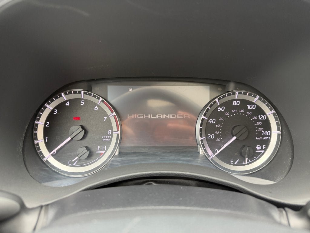 Used 2023 Toyota Highlander XLE AWD/4WD image 14