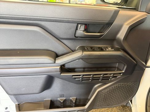 Used 2026 Toyota 4Runner SR5 RWD image 36
