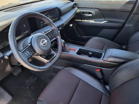 Certified 2025 Nissan Kicks SR w/ SR Premium Package image 9