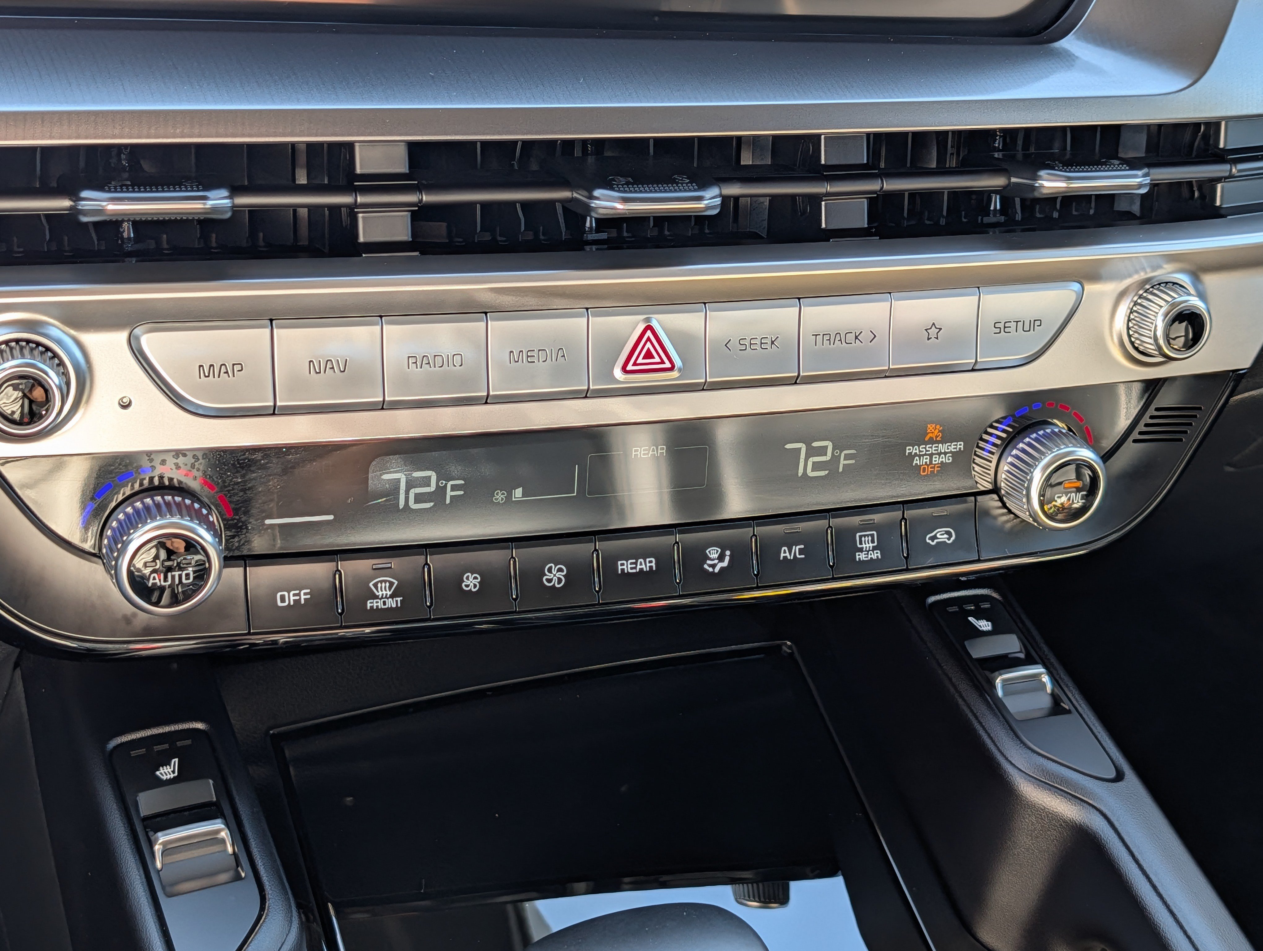 Certified 2024 Kia Telluride S w/ S Sunroof Package AWD/4WD image 23