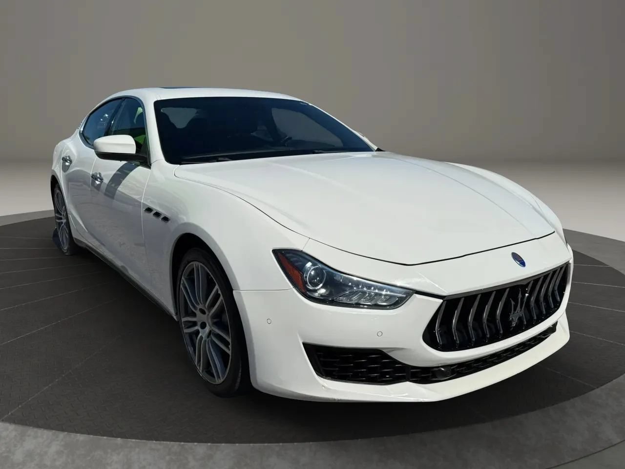 Used 2019 Maserati Ghibli RWD image 4