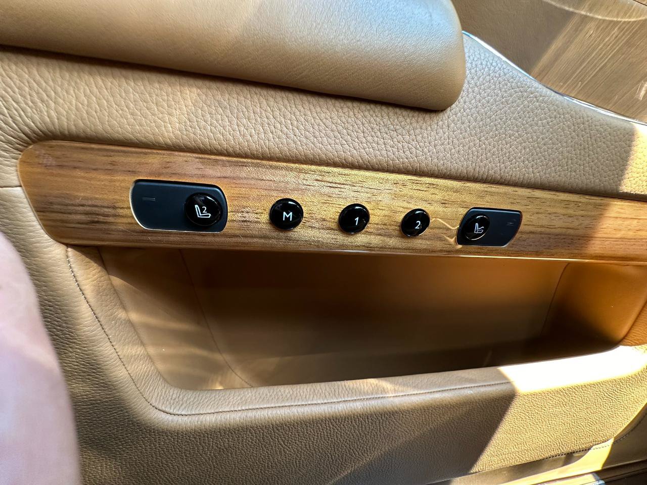 Used 2014 Rolls-Royce Ghost RWD image 30