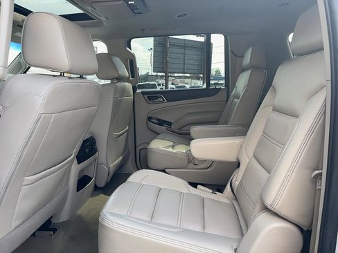 Used 2019 GMC Yukon XL Denali w/ Denali Ultimate Package AWD/4WD image 13