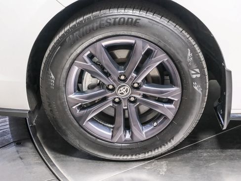 Used 2024 Toyota Sienna XSE w/ XSE Plus Package AWD/4WD image 10