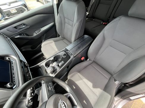 Used 2024 Nissan Rogue S AWD/4WD image 35