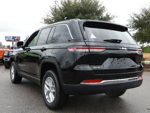 New 2025 Jeep Grand Cherokee Laredo X image 8