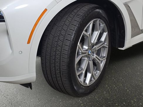 Used 2026 BMW X7 xDrive40i w/ Premium Package AWD/4WD image 38