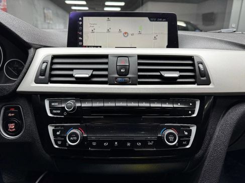 Used 2018 BMW 320i xDrive 320i xDrive image 24