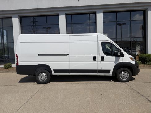 New 2026 RAM ProMaster 3500 w/ Cold Weather Group FWD image 3