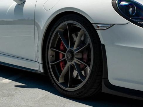 Used 2015 Porsche 911 GT3 RWD image 8