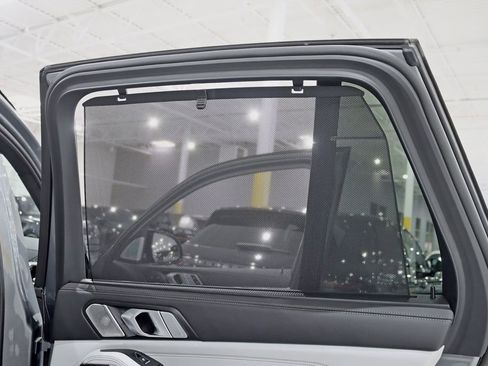 Used 2025 BMW X5 M60i image 41