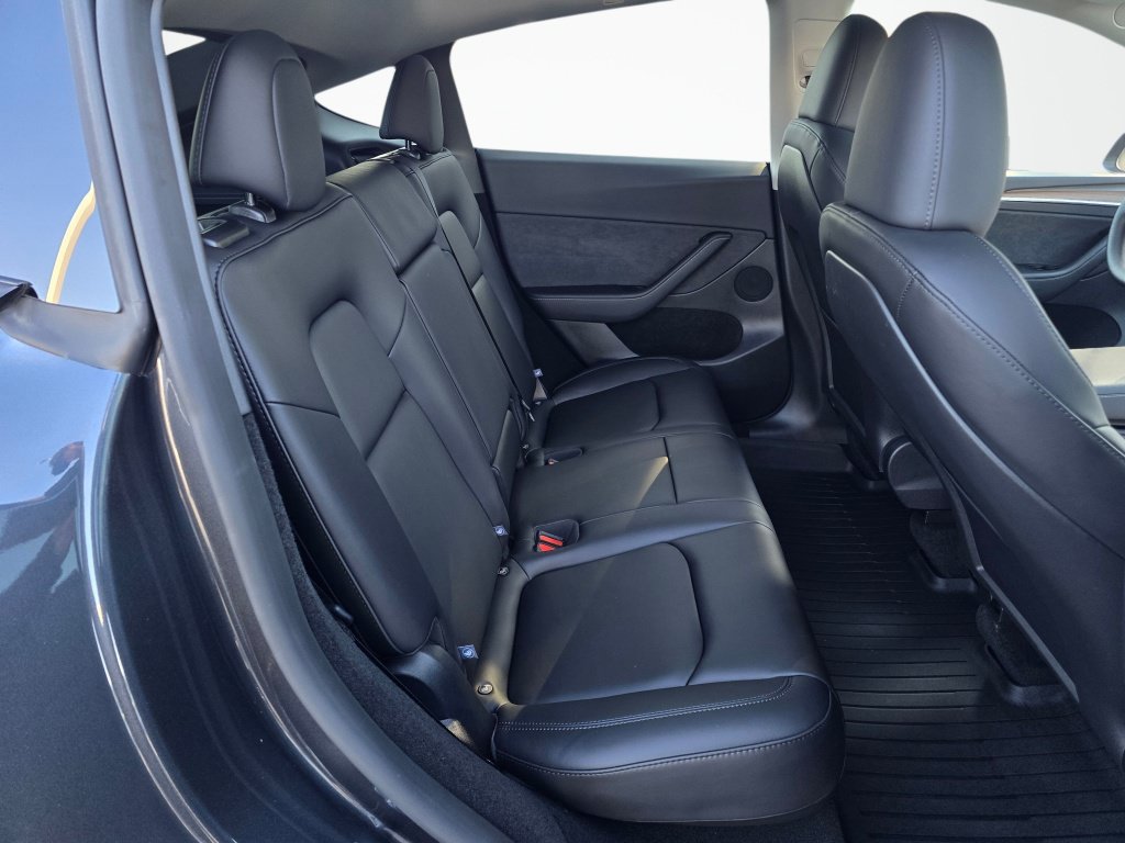 Used 2025 Tesla Model Y Long Range RWD image 26