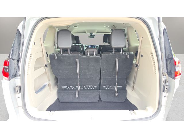 Used 2024 Chrysler Pacifica Touring-L FWD image 15