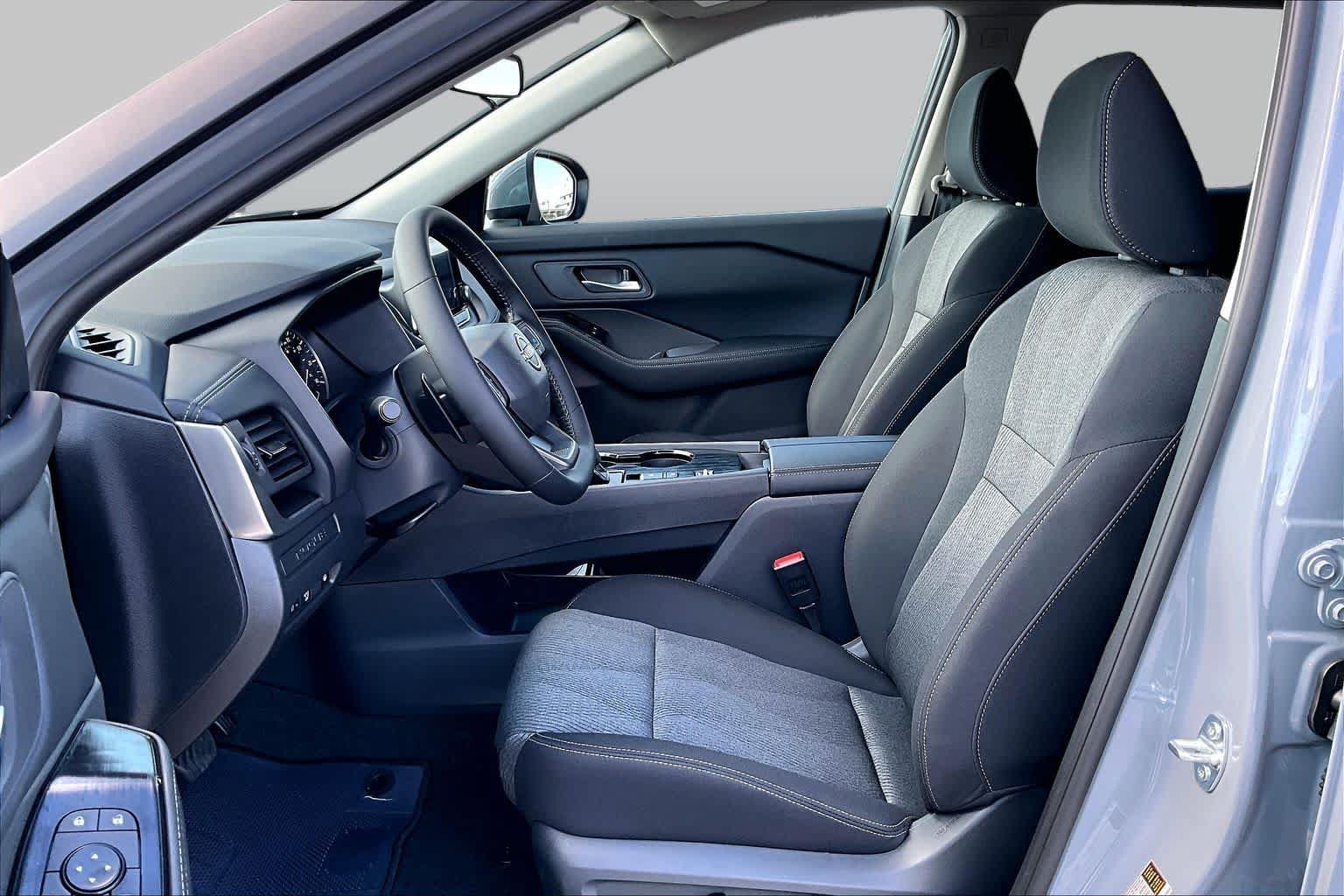New 2027 Nissan Rogue SV FWD image 9
